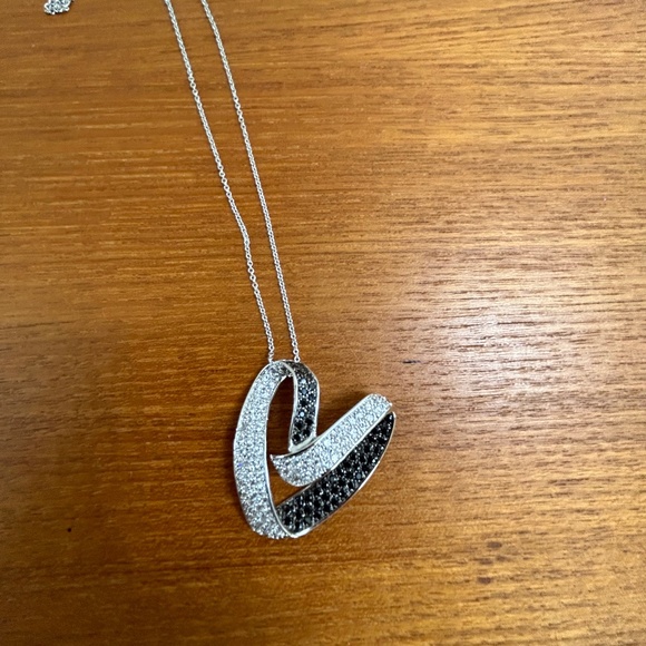 SterlingSilverBlack&ClearCrystalHeartPendantNecklace - Picture 3 of 8